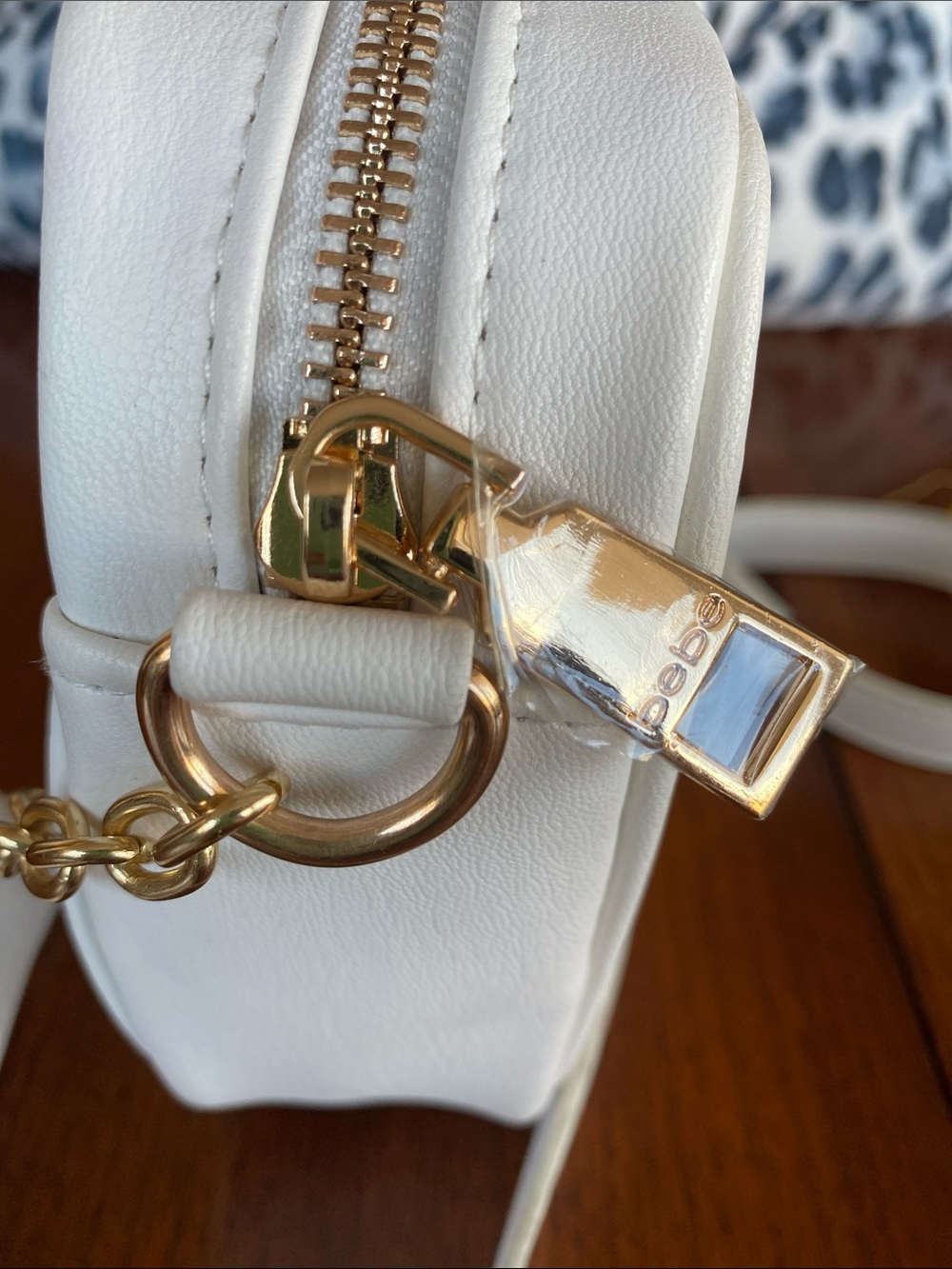 bebe , Los Angeles,White Quilted Crossbody with Gold Chain Accents - Picture 10 of 12